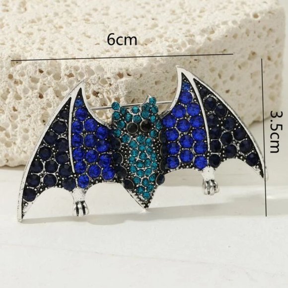 SPOOKY Bat Brooch - Picture 4 of 4